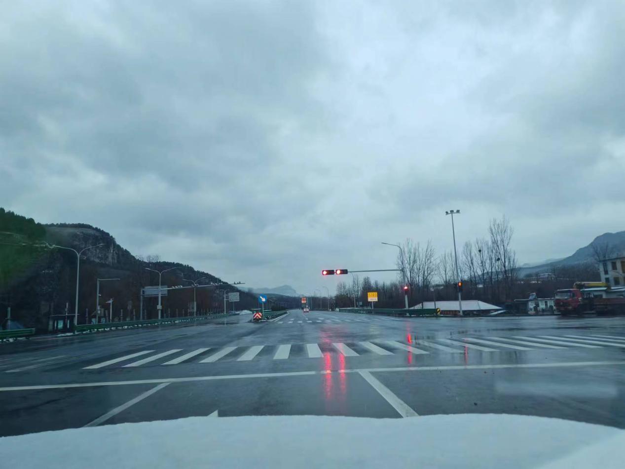 S103濟(jì)棗線市中紅符路口南至濟(jì)南泰安界段旅游公路項目信號燈、電警、監(jiān)控施工